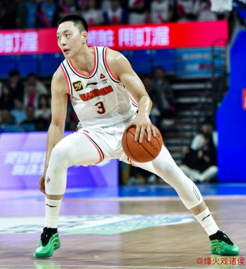 胡明轩砍下23分,广东3-1击败广厦,半决赛迎战辽宁 胡明轩砍下23分,广东3-1击败广厦,半决赛迎战辽宁