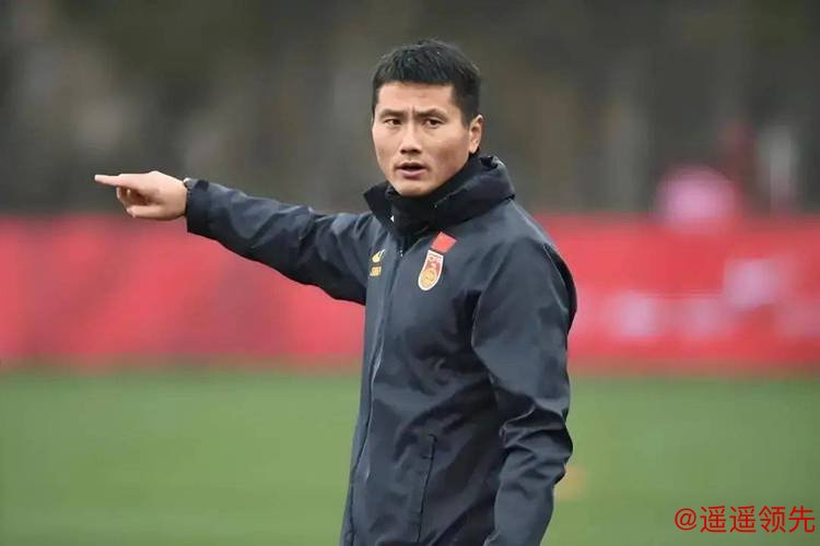 国足新主帅邵佳一亮相 首要任务是找回信心